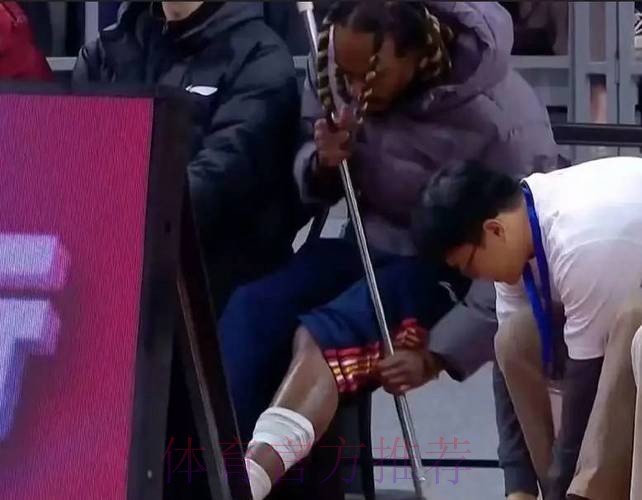 什么情况？广东男篮外援麦考尔与史密斯赛后爆发口角冲突引关注